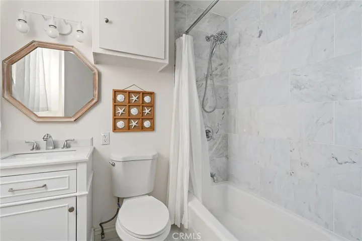2nd Floor Bathroom