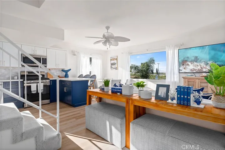 2nd floor living/kitchen