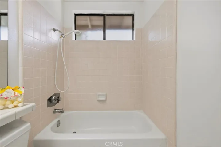 25803 Mendoza, Valencia, California 91355