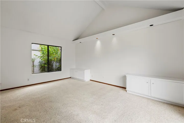 25803 Mendoza, Valencia, California 91355