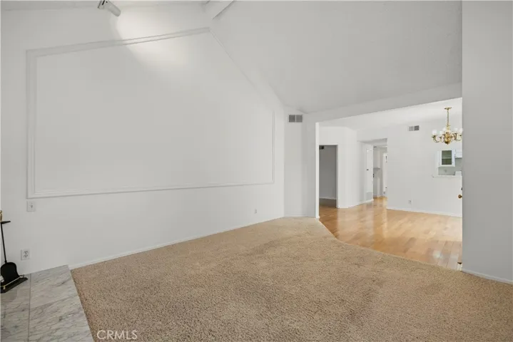 25803 Mendoza, Valencia, California 91355