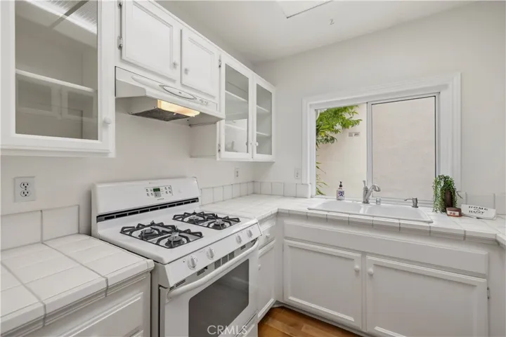 25803 Mendoza, Valencia, California 91355