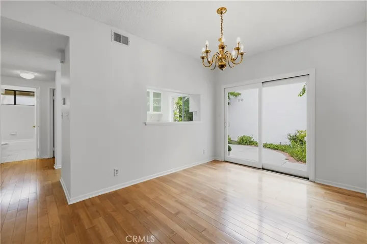 25803 Mendoza, Valencia, California 91355