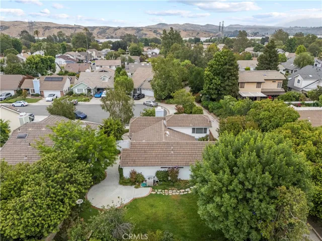 25803 Mendoza, Valencia, California 91355