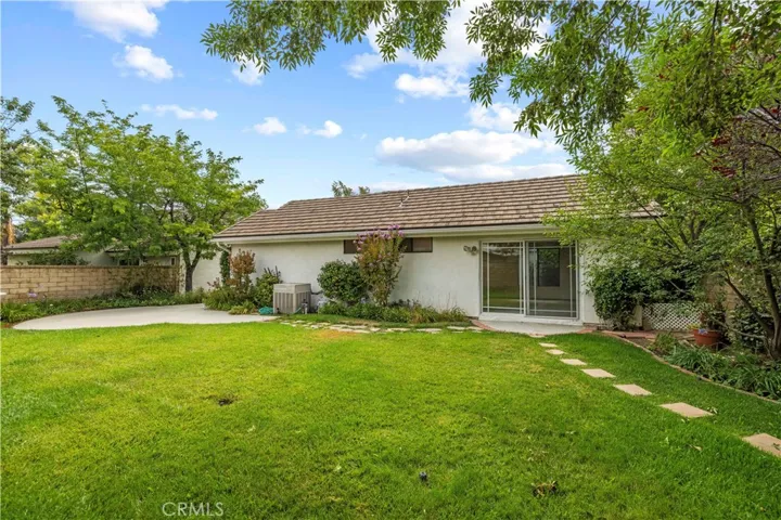 25803 Mendoza, Valencia, California 91355