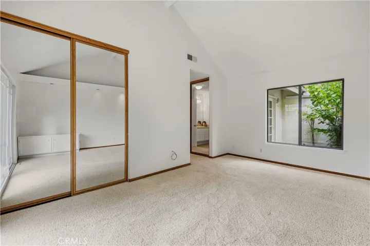 25803 Mendoza, Valencia, California 91355