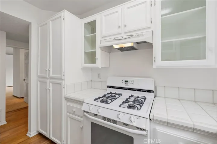 25803 Mendoza, Valencia, California 91355