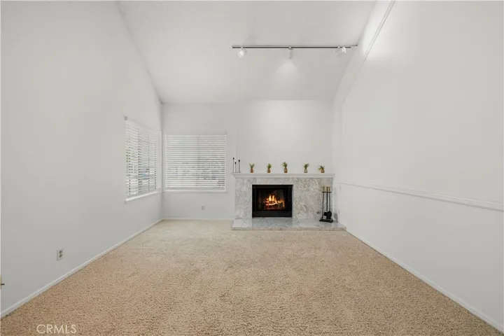 25803 Mendoza, Valencia, California 91355