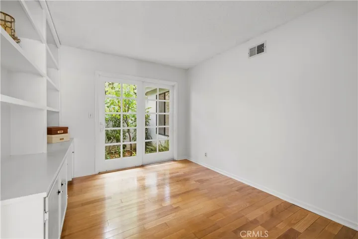 25803 Mendoza, Valencia, California 91355