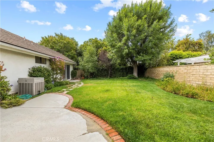 25803 Mendoza, Valencia, California 91355