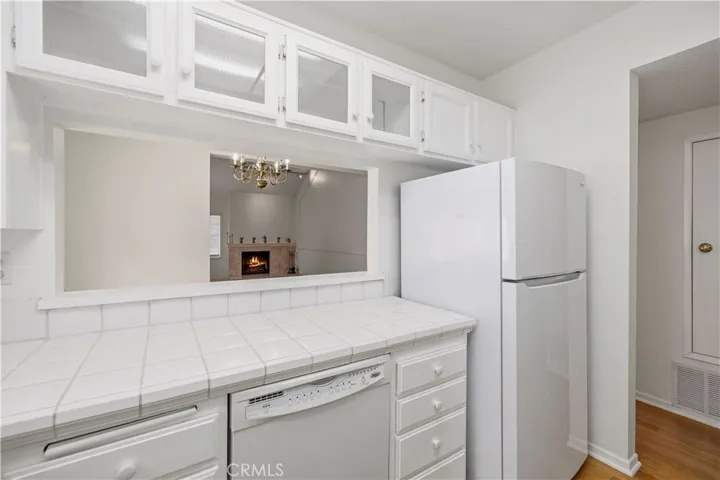 25803 Mendoza, Valencia, California 91355