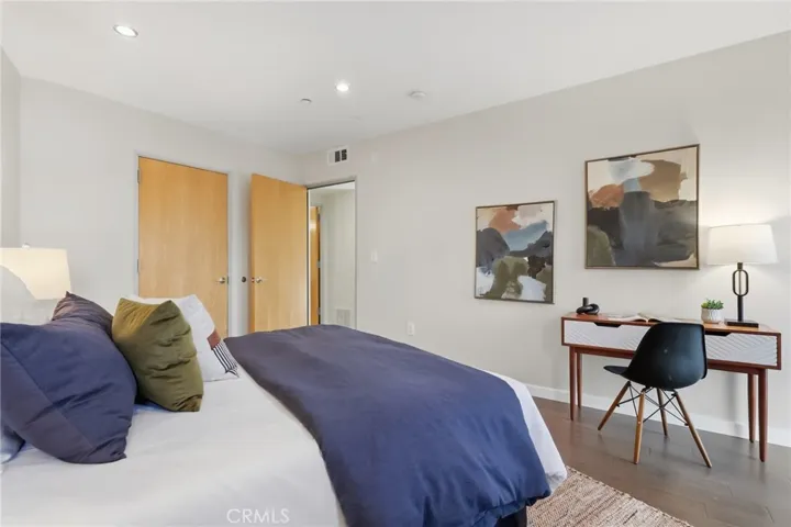 Main level large flex bedroom