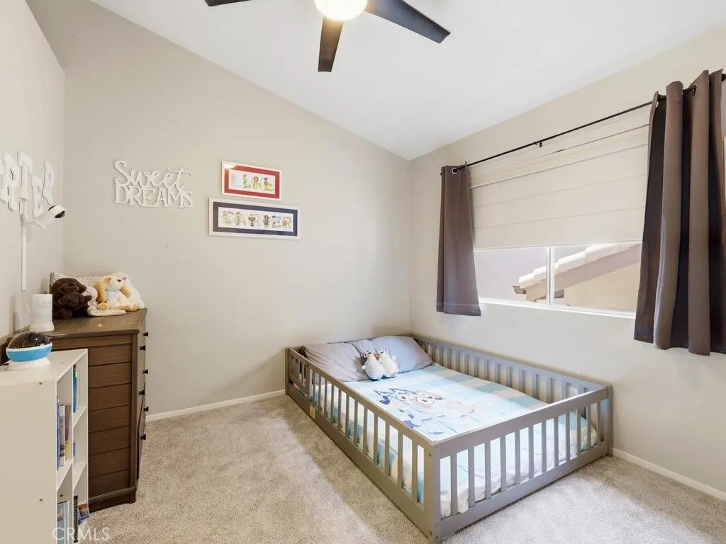 Secondary Bedroom with high ceiling