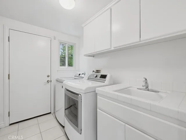Downstairs laundry room