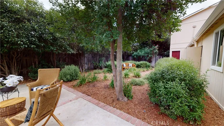 5430 Woodlake Avenue, Woodland Hills, California 91367