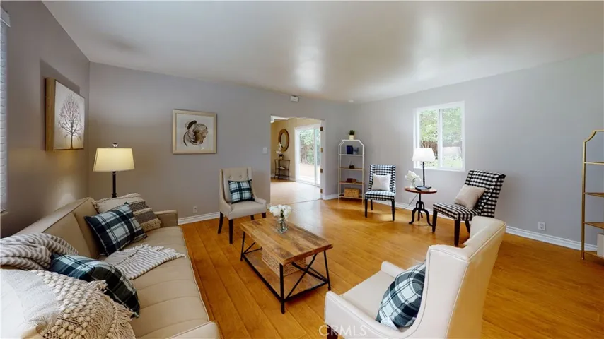 5430 Woodlake Avenue, Woodland Hills, California 91367