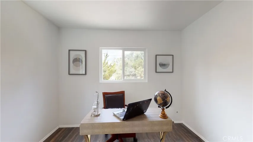 5430 Woodlake Avenue, Woodland Hills, California 91367