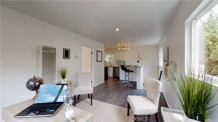 5430 Woodlake Avenue, Woodland Hills, California 91367