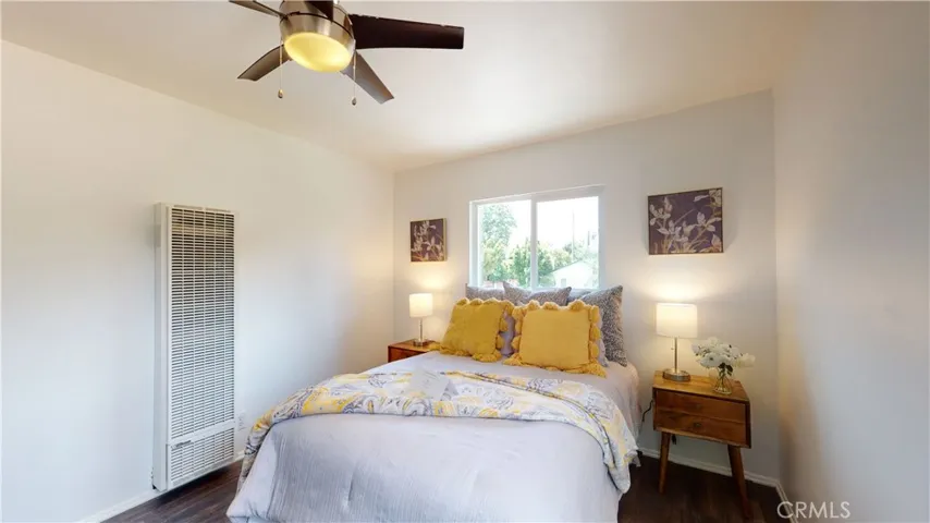 5430 Woodlake Avenue, Woodland Hills, California 91367