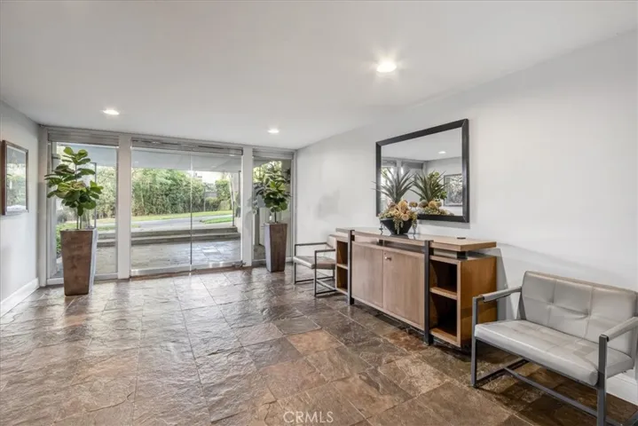 8535 W West Knoll 209, West Hollywood, California 90069