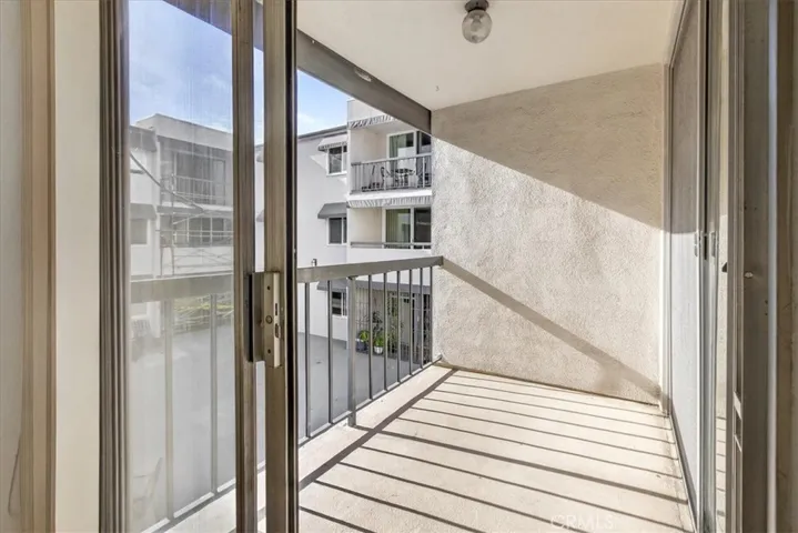 8535 W West Knoll 209, West Hollywood, California 90069