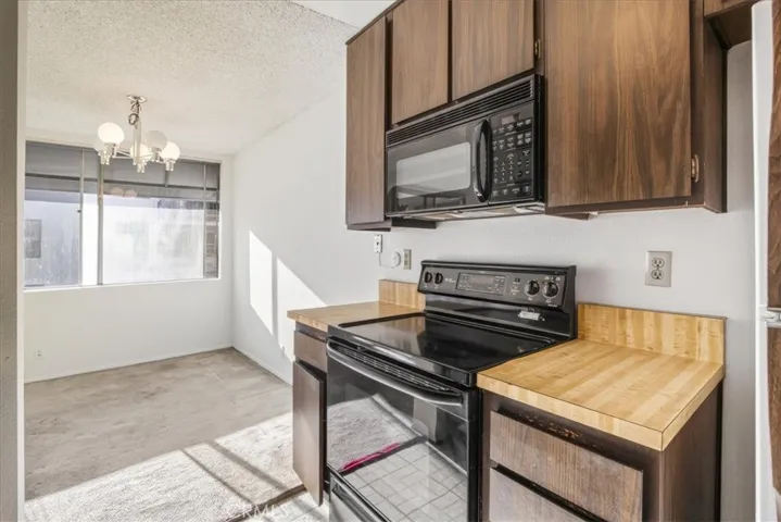 8535 W West Knoll 209, West Hollywood, California 90069