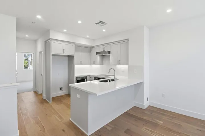 2859 Josephine Lane, Palo Alto, California 94303