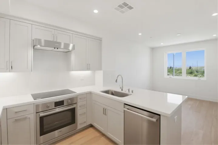 2859 Josephine Lane, Palo Alto, California 94303