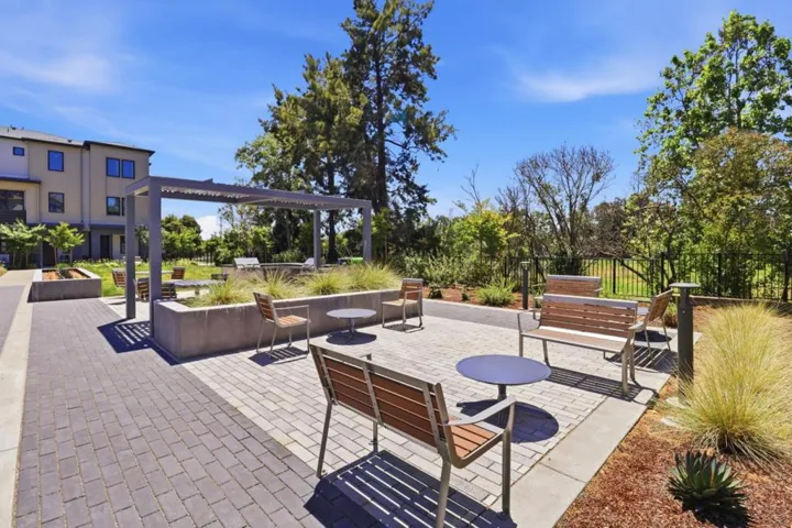 2859 Josephine Lane, Palo Alto, California 94303