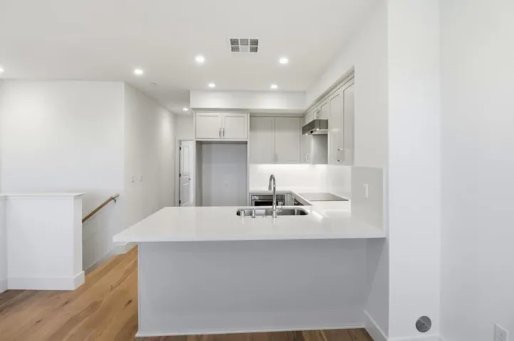 2859 Josephine Lane, Palo Alto, California 94303
