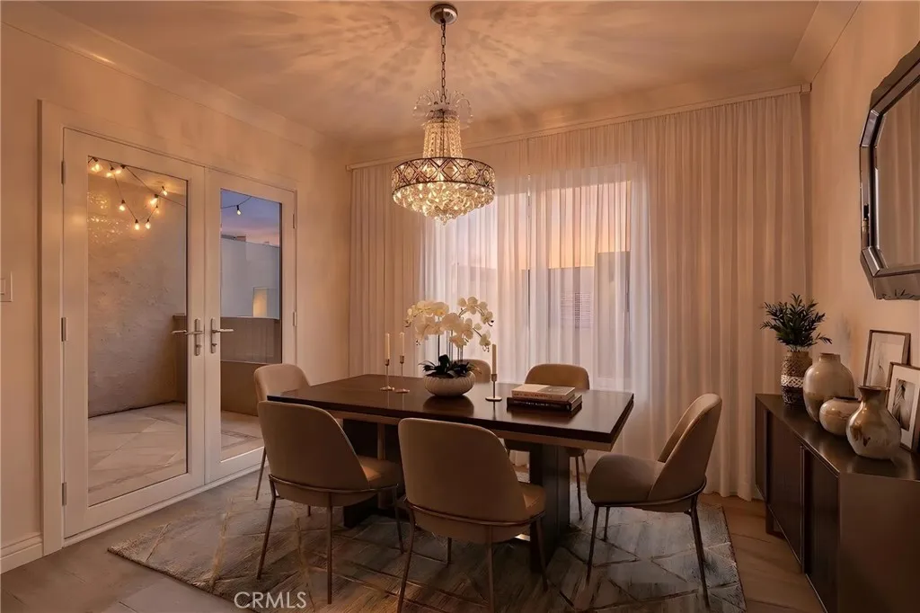Flex space for you to use as your dining or family area. Virtually Staged.