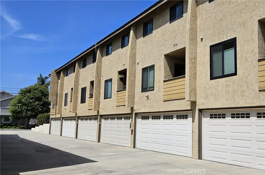 View point from the garage to the street.