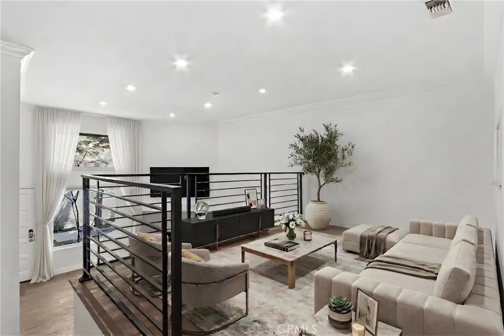 Flex space for you to use as your dining or family area. Virtually Staged.