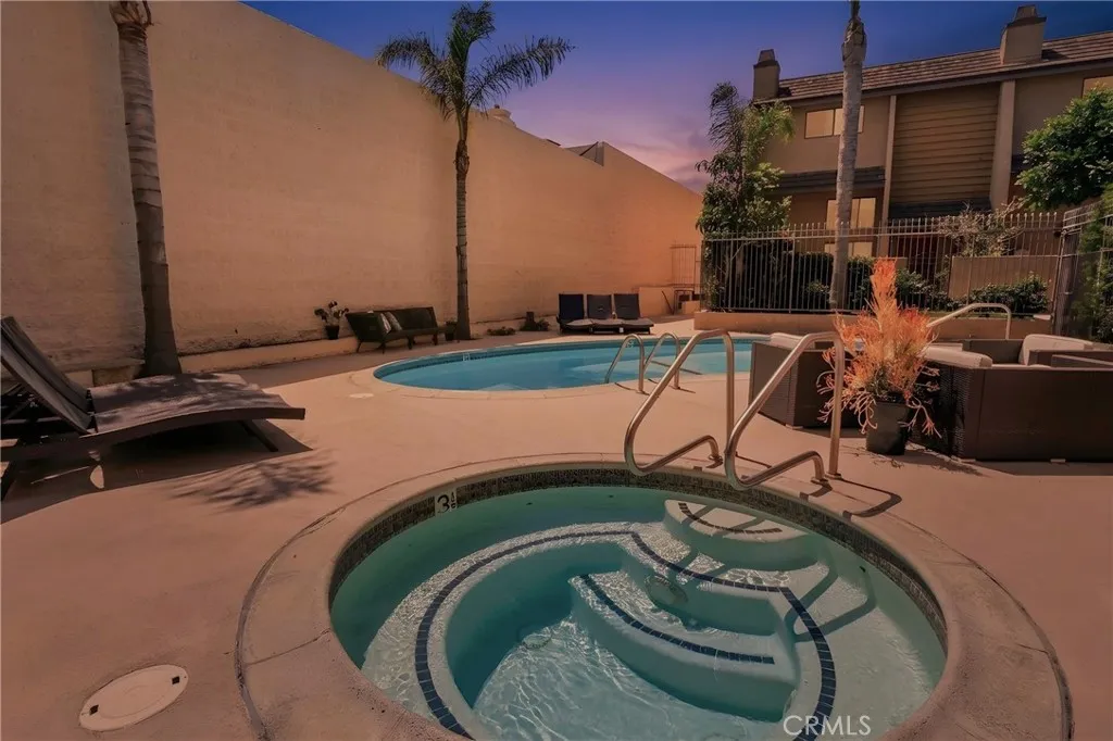 Before calling it a day, relax in the jacuzzi.
