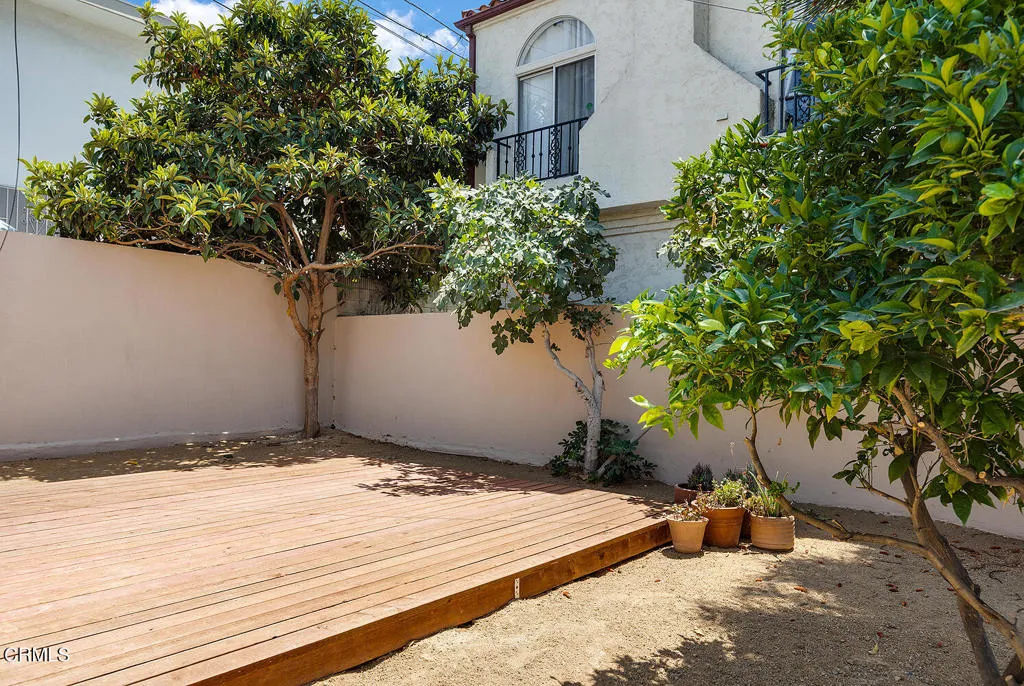 524 N Edinburgh Ave 013-mls