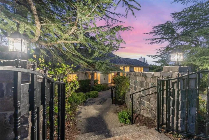 14220 Wild Plum Lane, Los Altos Hills, California 94022