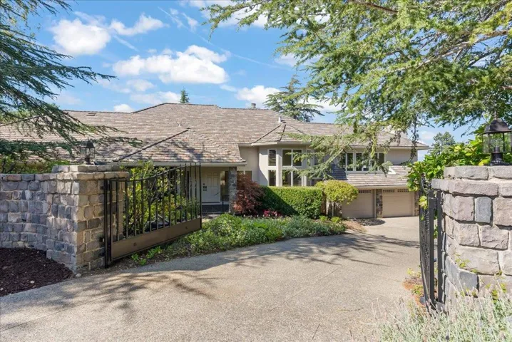 14220 Wild Plum Lane, Los Altos Hills, California 94022