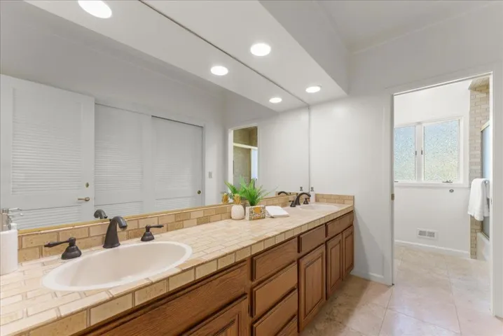 14220 Wild Plum Lane, Los Altos Hills, California 94022