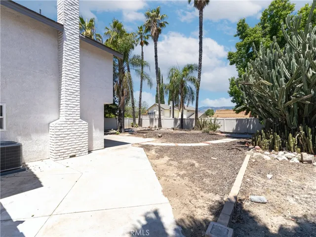 513 E Pioneer Avenue, Redlands, California 92374