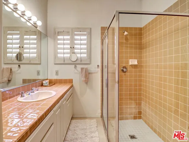 2nd bathroom