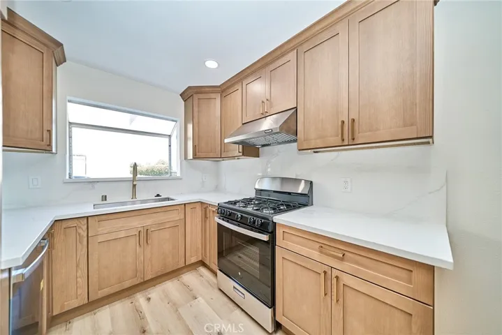 VIEW OF THE KITCHEN