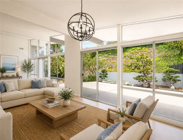 Living Rm/Dining - VR staging

