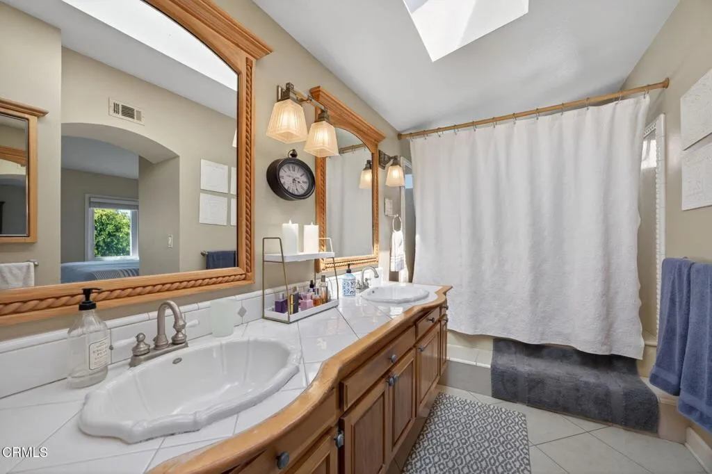 37-web-or-mls-Upmarket Media-145Japo110