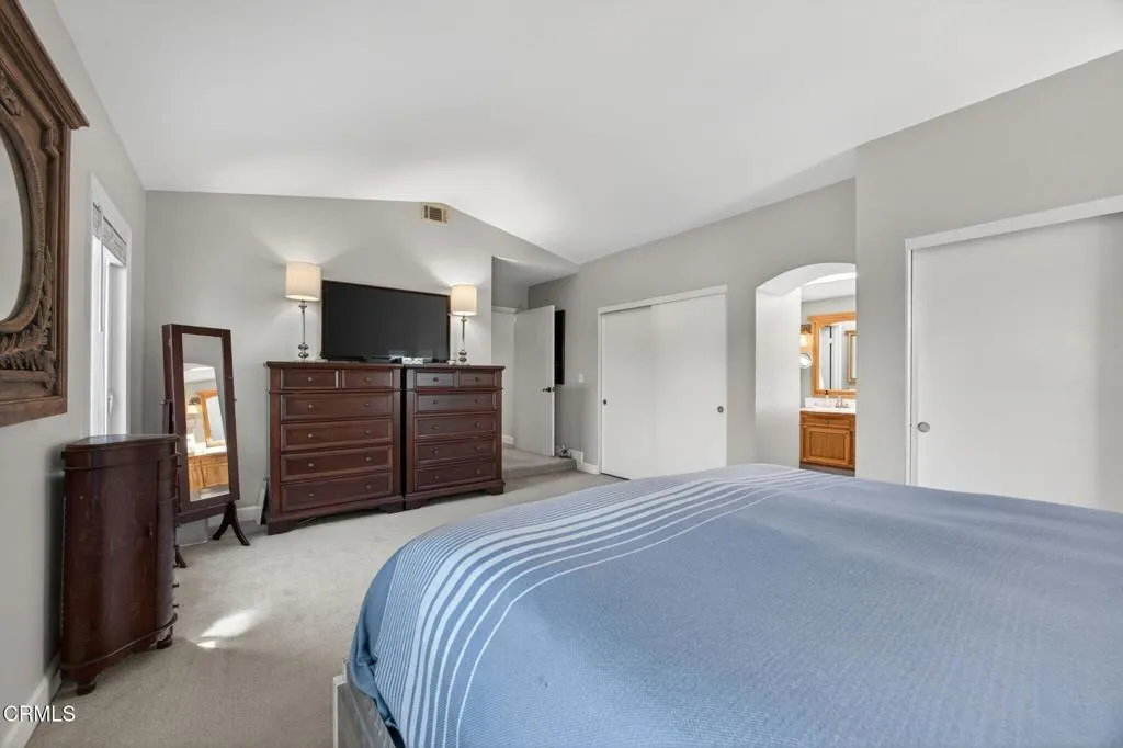 35-web-or-mls-Upmarket Media-145Japo103