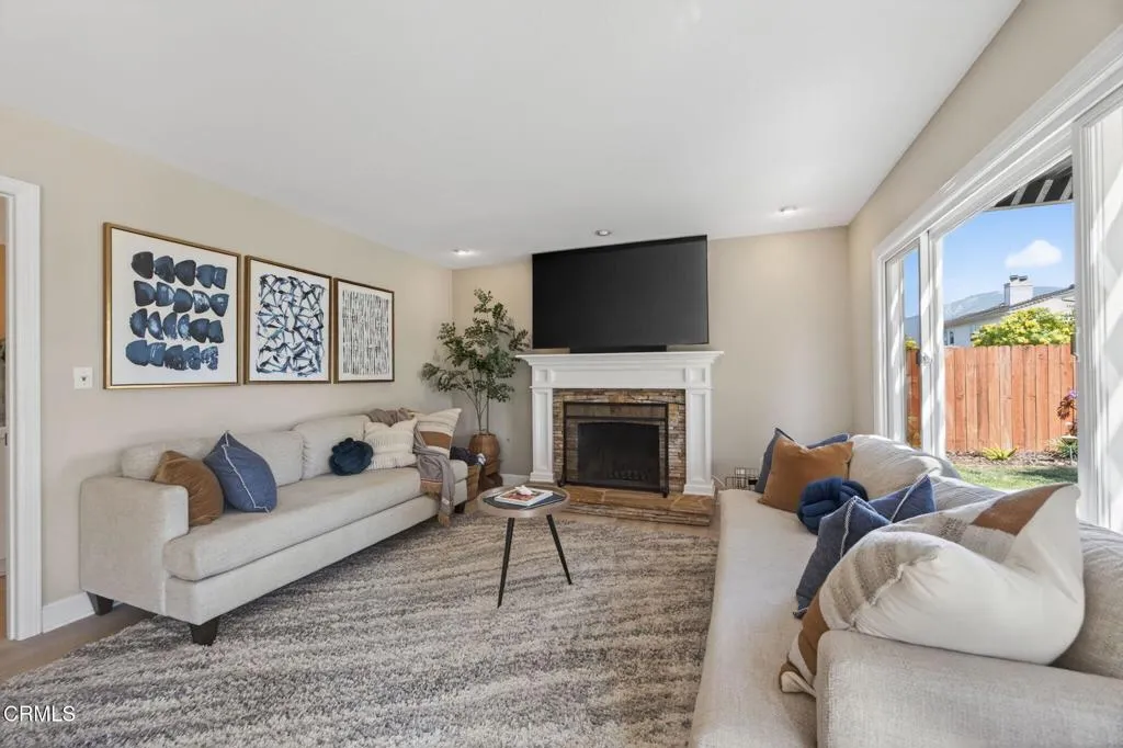 17-web-or-mls-Upmarket Media-145Japo050