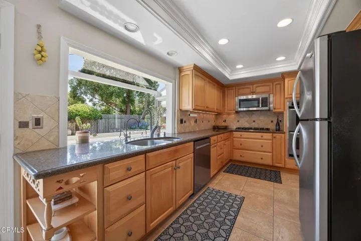 22-web-or-mls-Upmarket Media-145Japo064