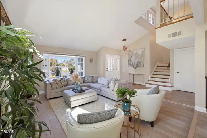 10-web-or-mls-Upmarket Media-145Japo028