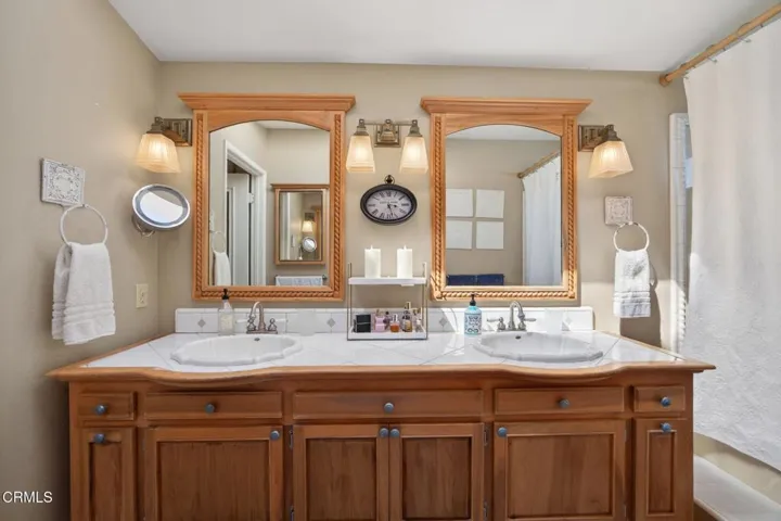 36-web-or-mls-Upmarket Media-145Japo106