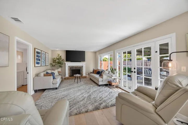 16-web-or-mls-Upmarket Media-145Japo046