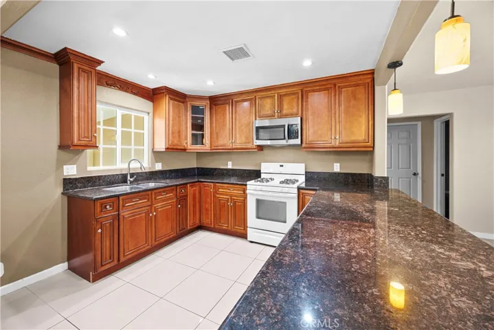 452 S Harvard, Hemet, California 92543